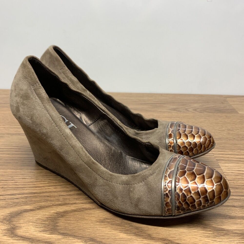 AGL Wedge Pumps Size 40 EU 10 US Leather Brown Cap‎ Buckle Toe Slip On Italy